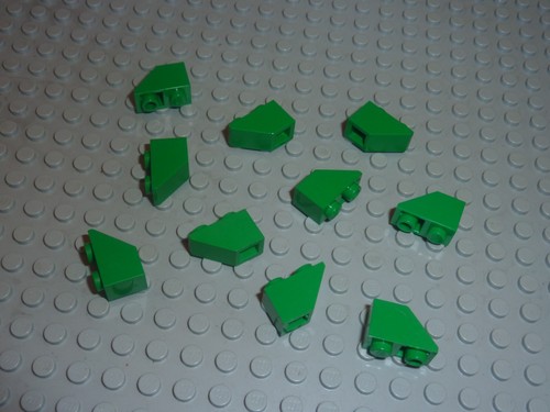 Lego green slope brick - 10,