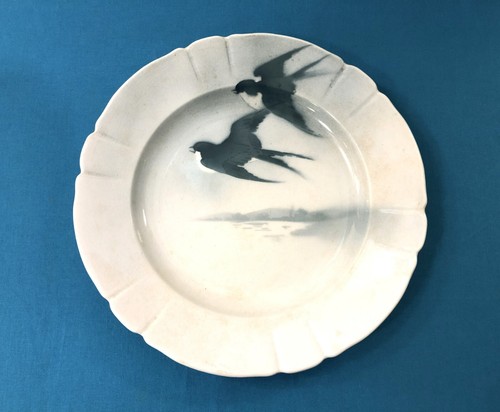 Plat rond faïence signé - plat,
