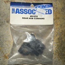 Team Associated 91032 Rear Hub