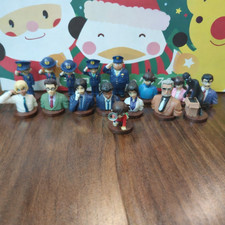 Lot de 16 figurines secrètes