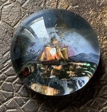 Ancien presse papier peinture miniature fixé sous verre nef ou caravelle