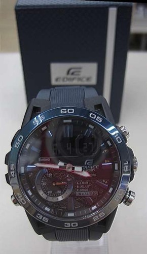Quartz digital wristwatch - quartz,