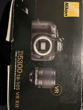 Appareil Photo Nikon D5300 Boitier Nu - CASSE / BROKEN