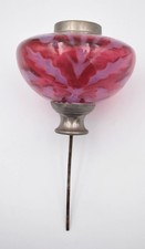 Réservoir de lampe à pétrole en verre Art Nouveau cranberry milk glass