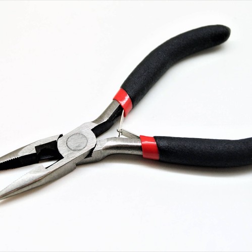 Pince bouts plats striés - pince,