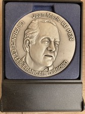 Médaille la france et les francais d'abord jean marie le Pen / bronze FN RN