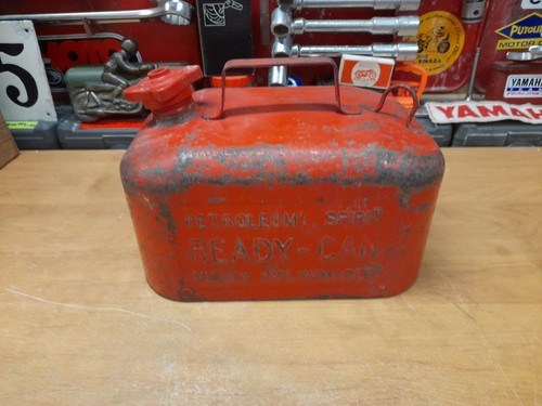 Ancien bidon essence jerrycan - ancien,