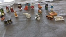 Lot de  19 sujets miniatures
