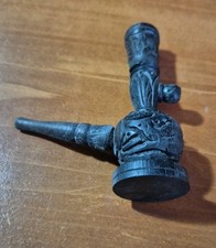 Pipe en bois sculptée
