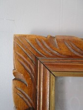 CADRE ANCIEN EN BOIS SCULPTE