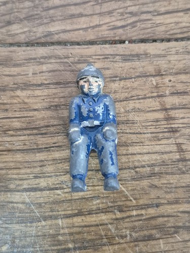 Ancienne figurine pompier - de,