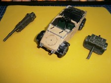 LOT 1 DINKY TOYS 1 BRITAINS