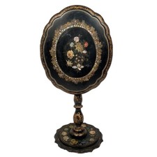 Guéridon basculant Napoléon III, bois et carton bouilli burgauté et peint