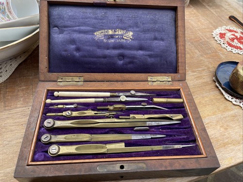 Ancienne boîte compas - boîte,