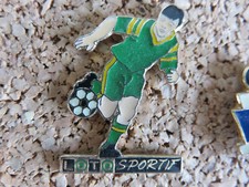 TRES BEAU LOT DE 6  PIN S LOTO SPORTIF FOOT TBE