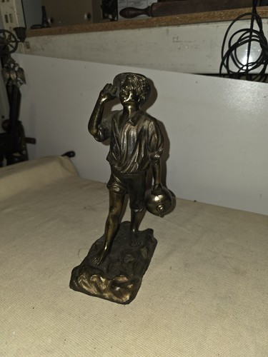 Charmante statuette jeune - charmante,