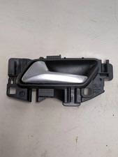 A006AB01 POIGNEE INTERIEURE LATERALE GAUCHE / 44045 POUR PEUGEOT 2008 P111.20