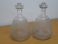 PAIRE DE CARAFES À LIQUEUR EN