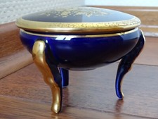 THARAUD BOITE A BIJOUX TRIPODE PORCELAINE LIMOGES BLEU DE SEVRES diamètre 10 cm