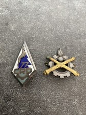 2 Anciennes Insignes