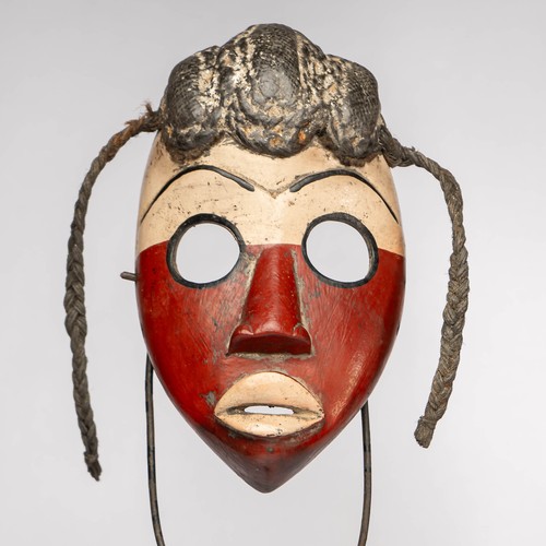 1338 masque dan - 1338, avec