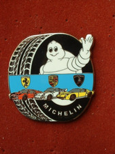 PIN'S  MICHELIN -  FERRARI