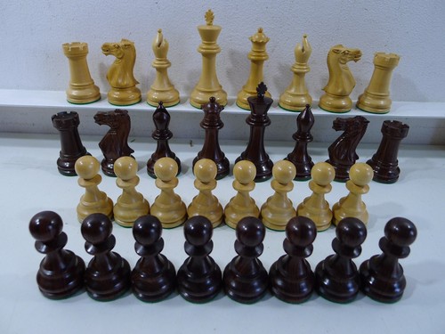 House staunton chess set - of,