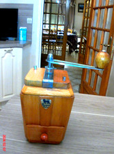 ANCIEN MOULIN A CAFE PEUGEOT   MODELE RIC  EN HETRE.