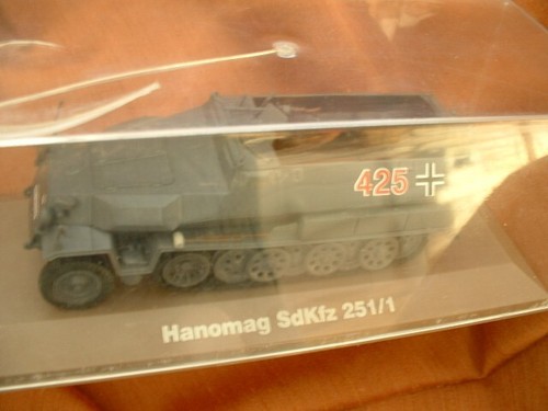 Vehicule militaire hanomag - ,
