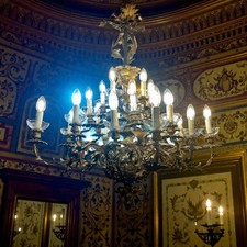 lustre français monumental