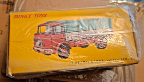 Camion bache gak - gak, dinky