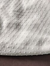 COUPE TISSU  VOILE POLYESTER BLANC MOTIFS PLUMETIS TON SUR TON