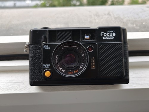Yashica auto focus - auto, motor