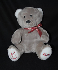 Peluche doudou ours gris NOCIBE 2020 ruban rouge 20 cm assis NEUF
