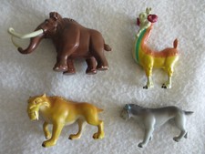 JOLI LOT DE 4 FIGURINES DE