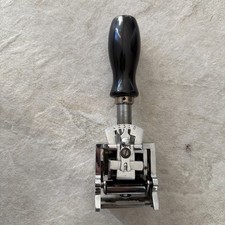 Ancien Tampon Encreur À Chiffre 