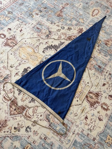 Grand fanion mercedes - grand, mercedes-benz