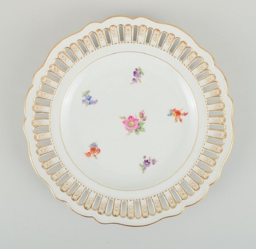 Ancienne assiette ajourée