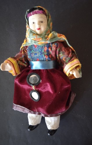 Poupée porcelaine vintage