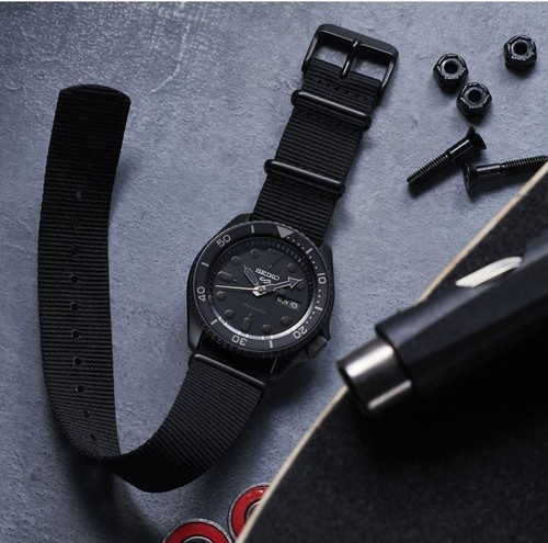 Montre plongée seiko 5 - montre,