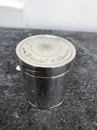 Boite cigarettes argent - en,