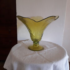 Vase contemporain verre vert motif feuille ginkgo