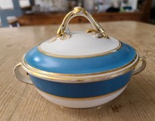 Porcelaine - Bonbonnière sur