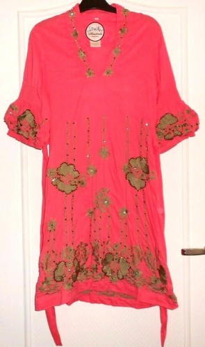 Jolie robe rose - , fleurs