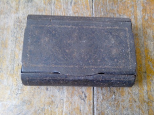 Rare boîte tabatière tôle