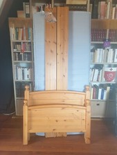 lit enfant 90 x 200 pin massif bon état, sommier lattes + matelas offert