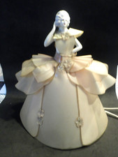 veilleuse marquise porcelaine et robe rhodoide