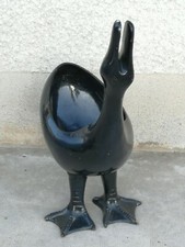 Sculpture Oie ? Rack magazine