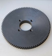 Pignon  cranté Pour