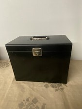 Coffre en métal porte document sans la clé dans son jus bonne état